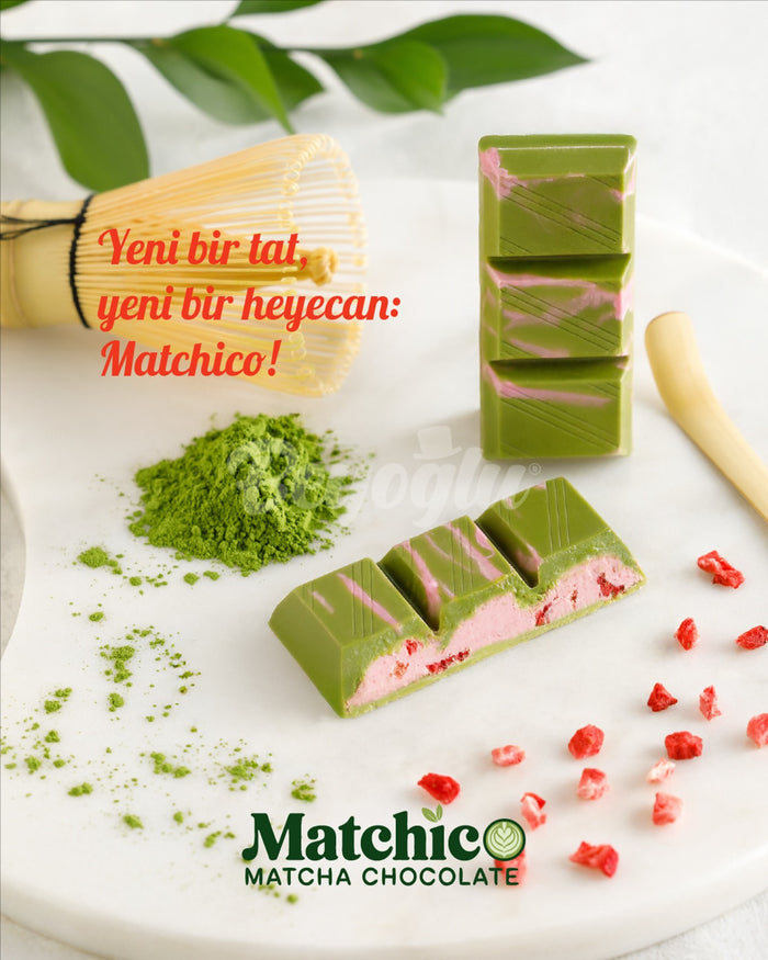 Artisanal white chocolate blended with matcha and berry flavors, gourmet treat from Türkiye