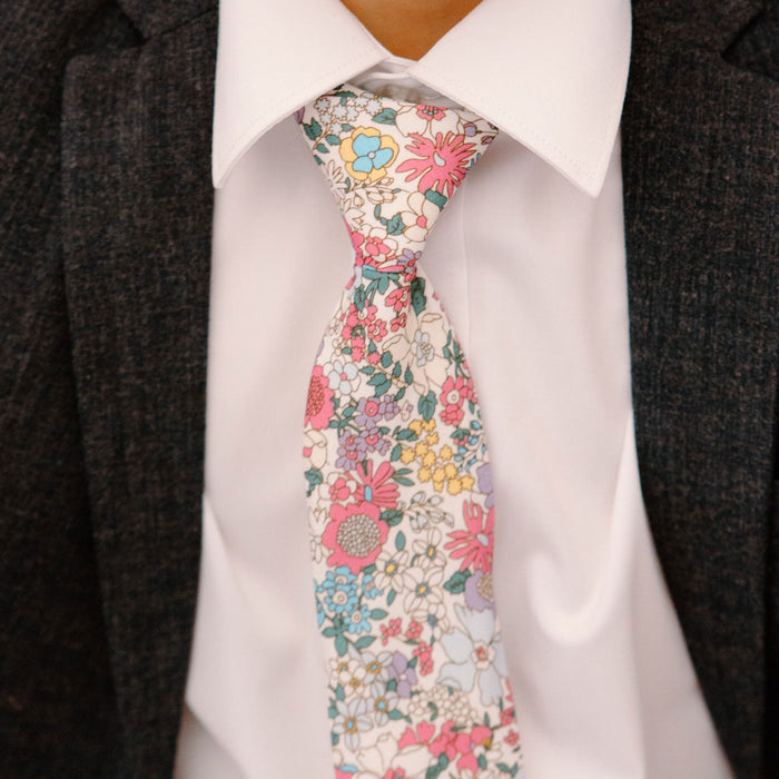 Boy wearing Boon Ties Boys' Tie - Blooming Floral