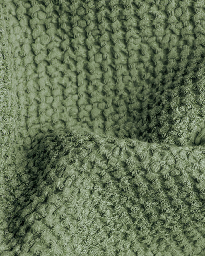 Waffle blanket in Forest green | MagicLinen