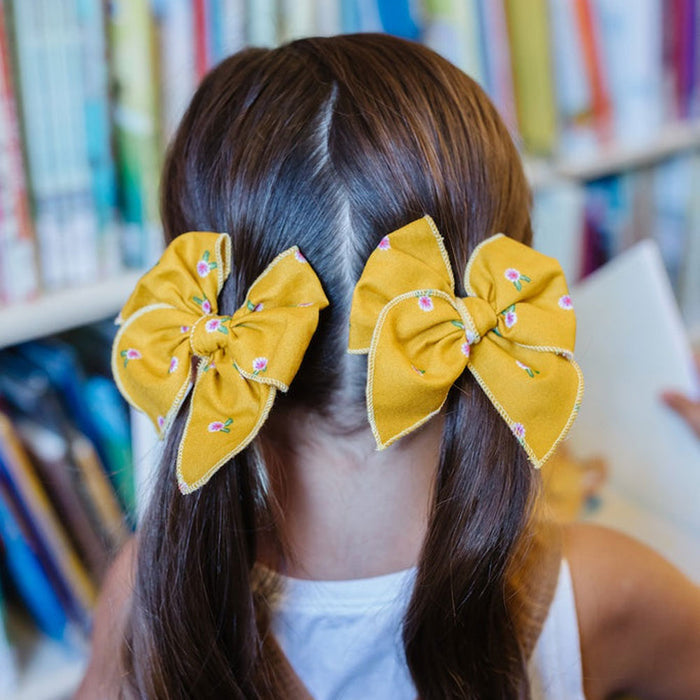 Little girl wearing Modern Piggy Pigtail Set Petite Party Bow - Alligator Clip - Dandelion