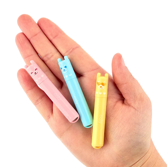 OOLY Mini Scented Highlighters in hand