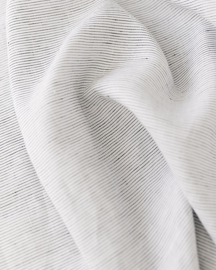Round linen tablecloth in Pinstripe black