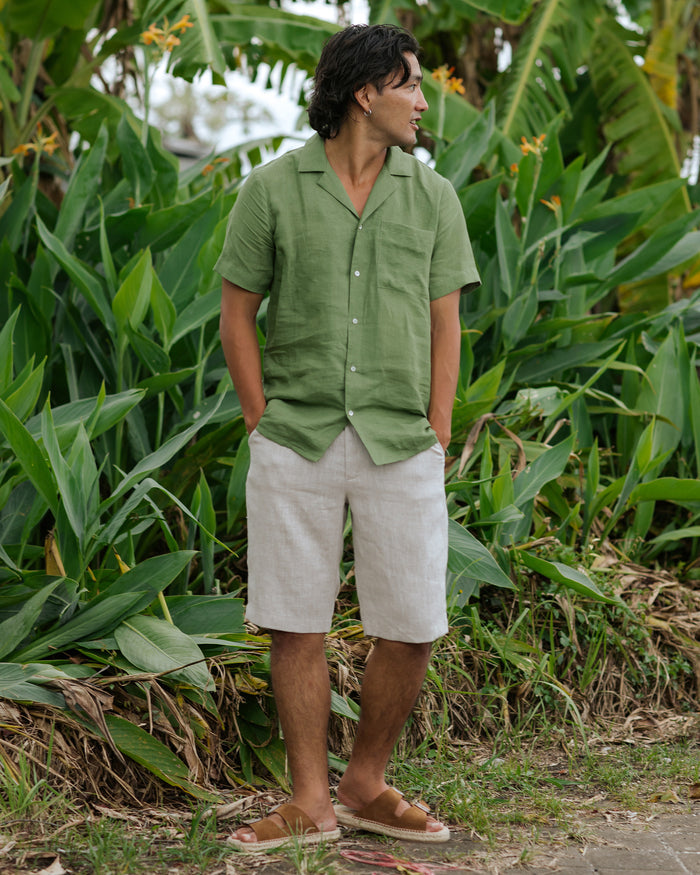 Short-sleeved breezy men's linen shirt HAWI in Forest green - MagicLinen