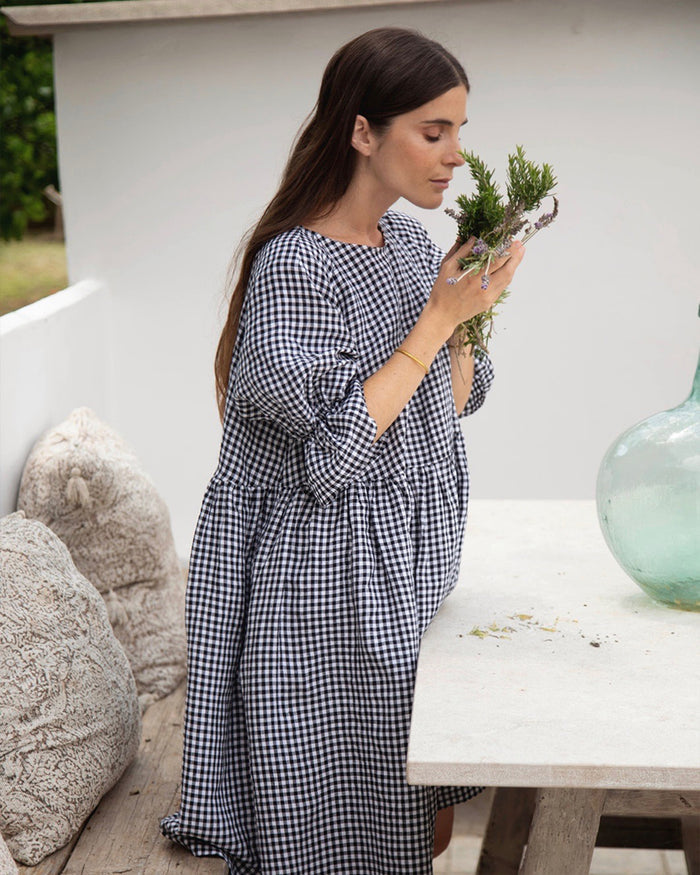 Voluminous linen dress NERJA in Black gingham - MagicLinen