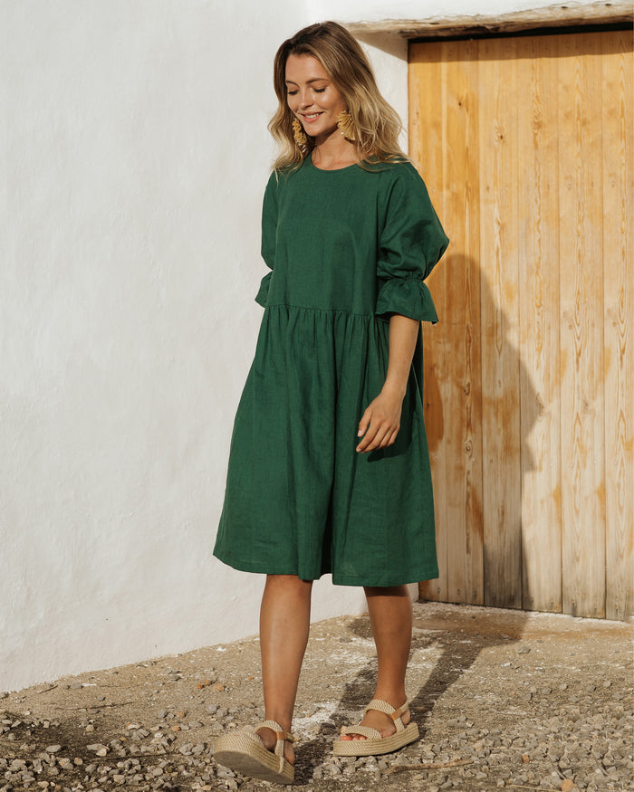Voluminous linen dress NERJA in Green - MagicLinen modelBoxOn2