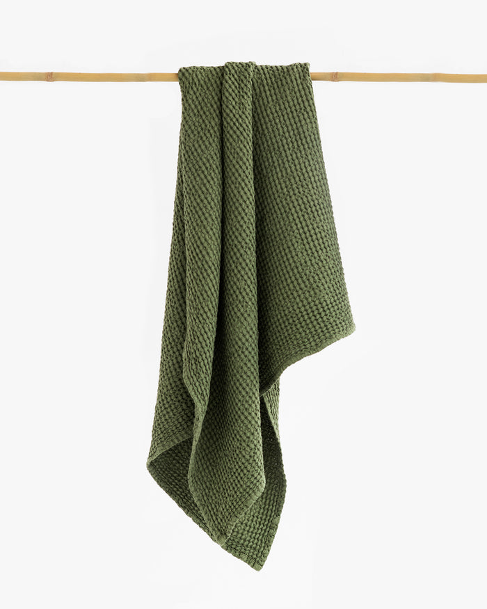 Waffle Bath Towel in Forest green - MagicLinen